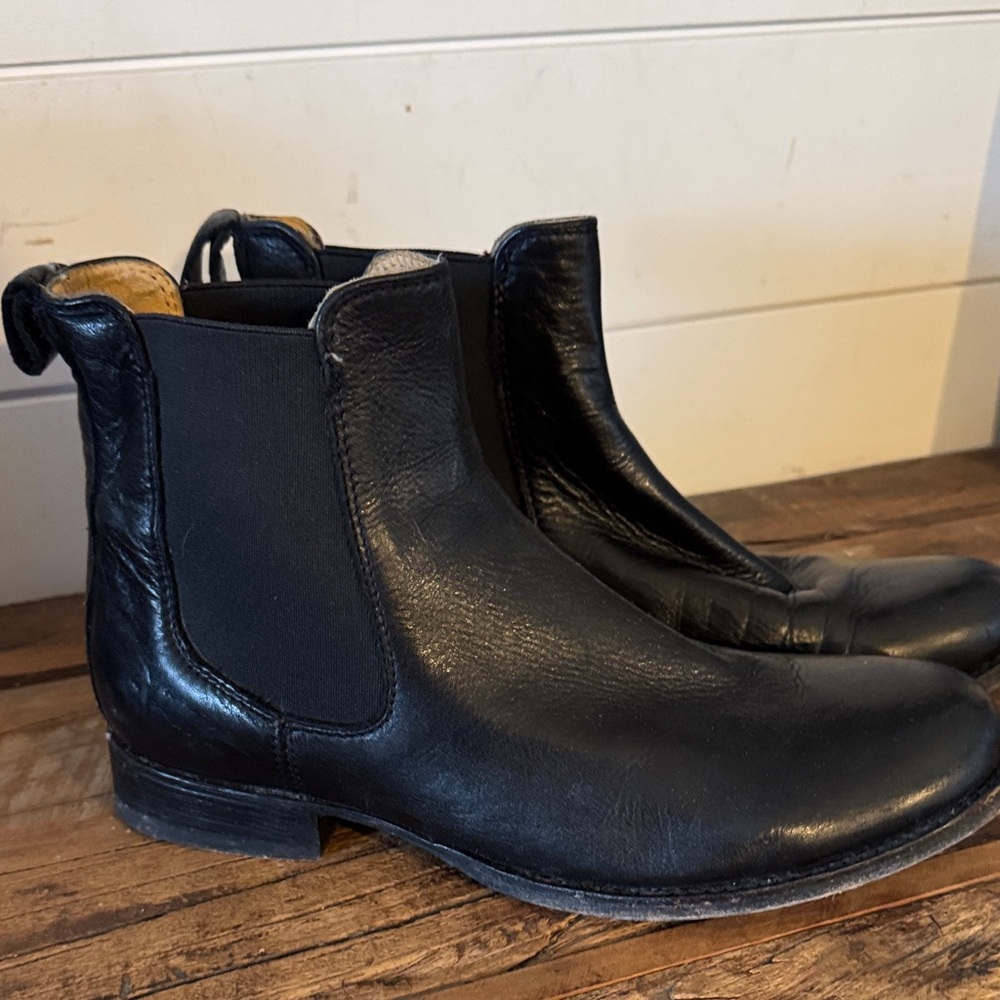 Frye Black Leather Chelsea boots 71/2 🖤 made in Mexico